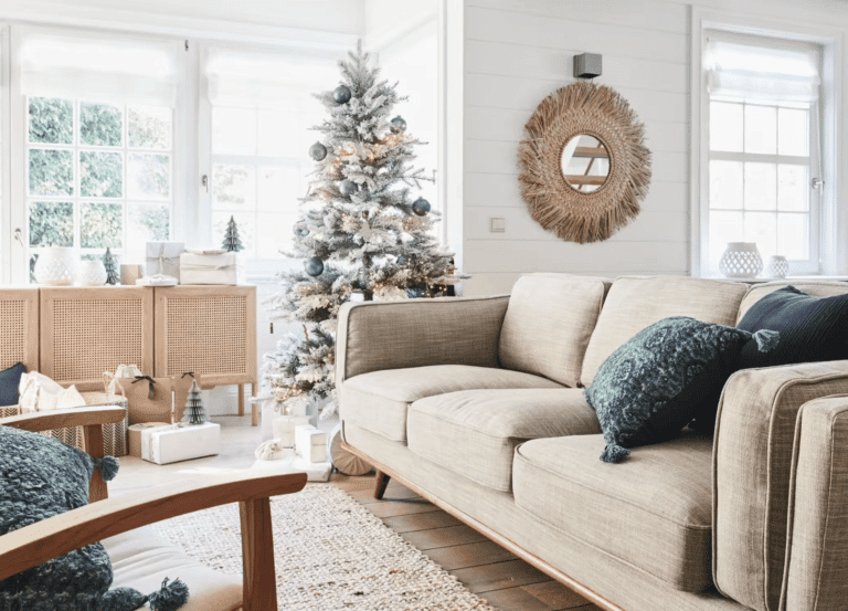 tendance déco de noël 2022 - Alinea - décoration de noël bord de mer givrée