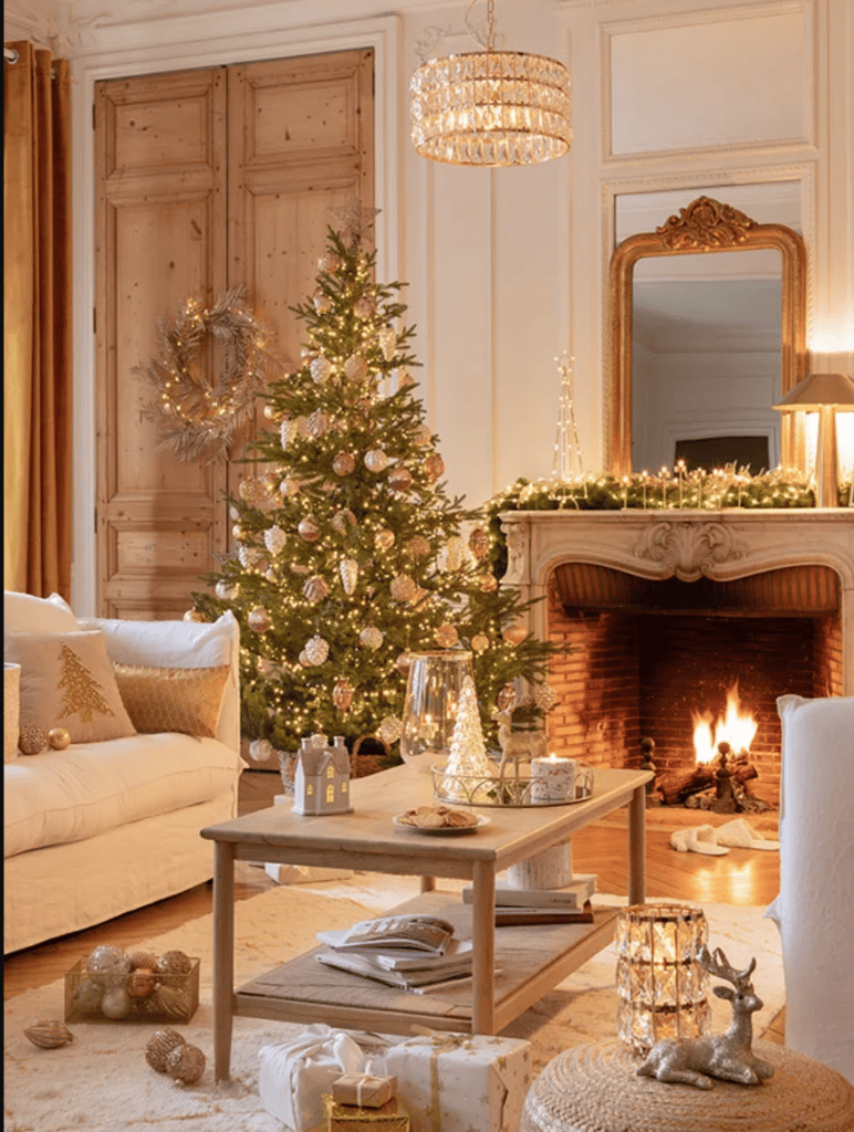 tendance déco de noël 2022 - Maisons du Monde - chic et doré