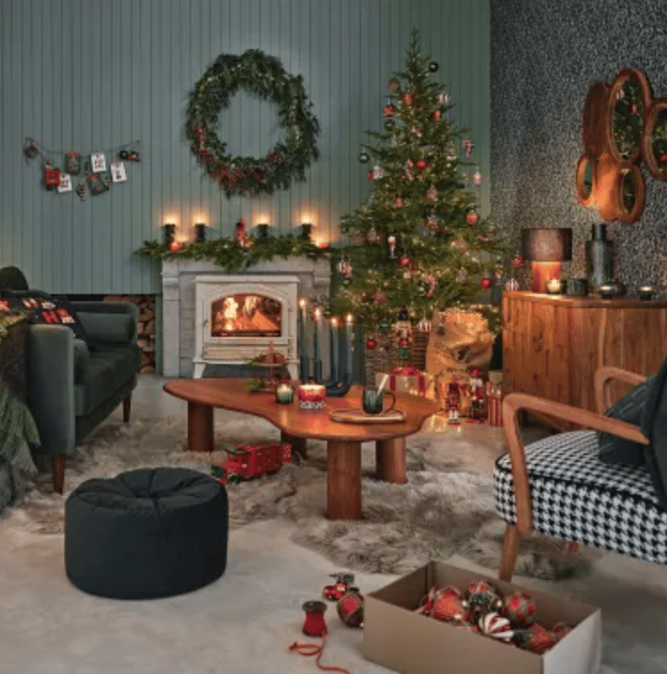 tendance déco de noël 2022 - Maisons du Monde - décoration de noël traditionnelle