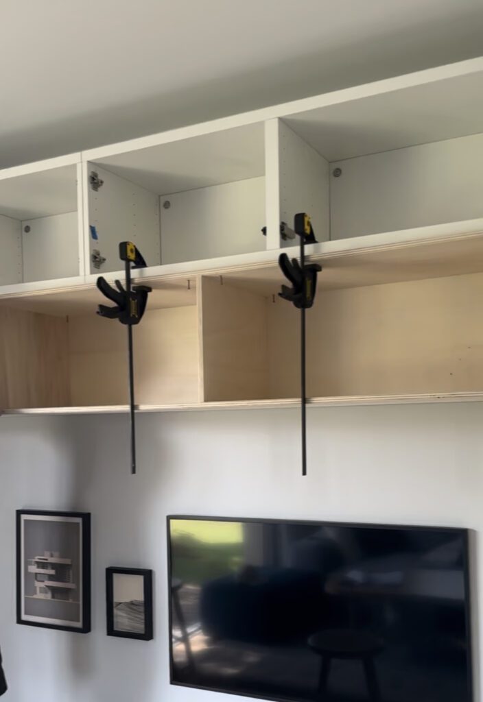 fixation caisson DIY bois avec rangements ikea